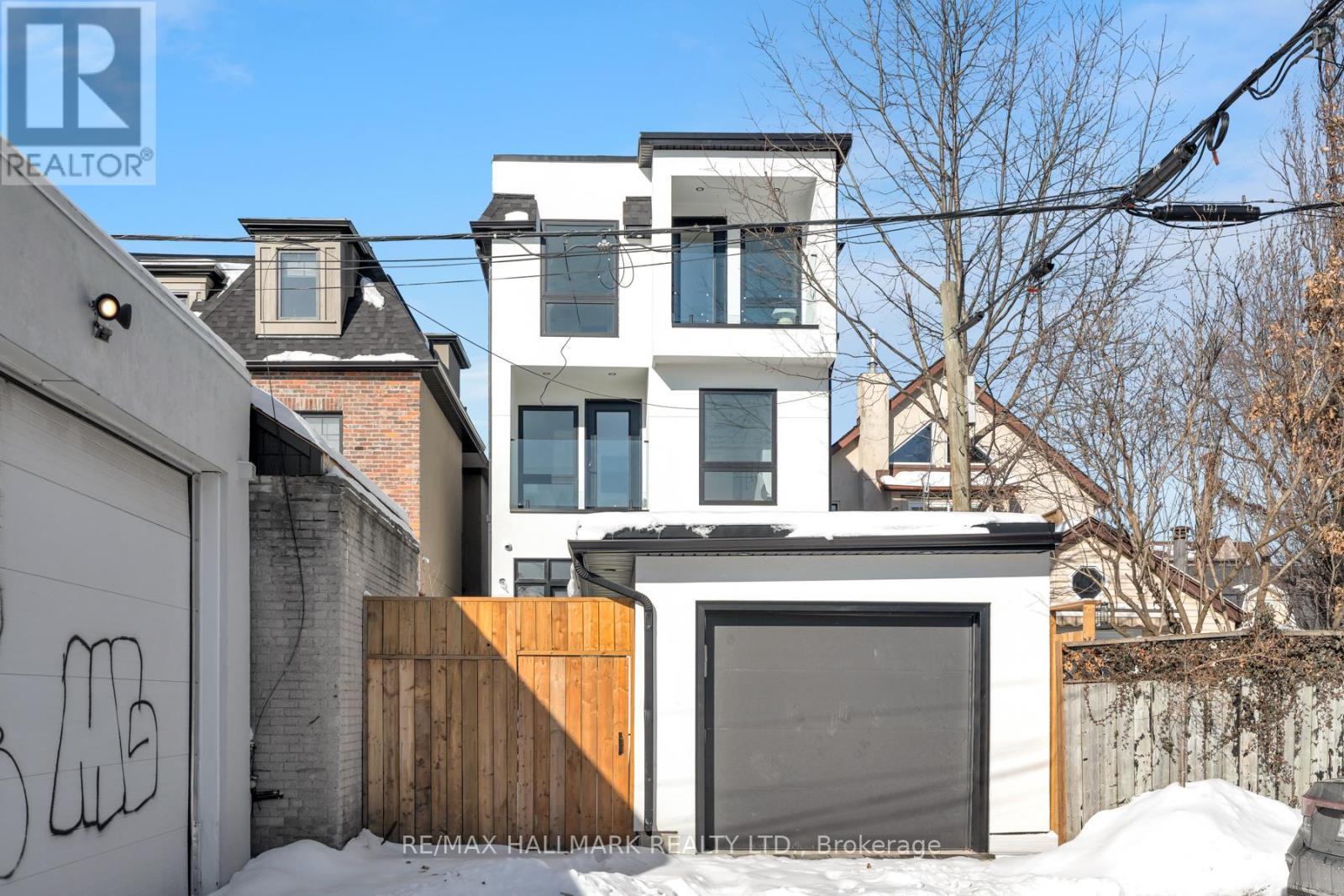 15 Cruikshank Avenue, Toronto, ON - Outdoor