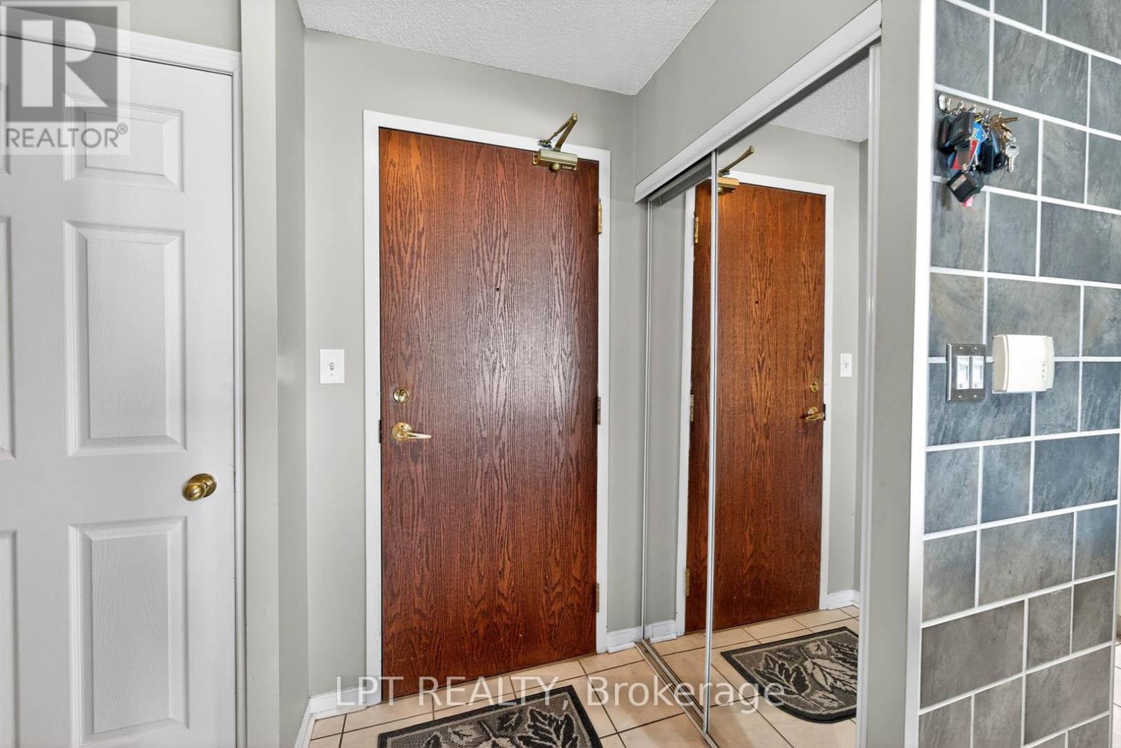 Ph06 - 51 Baffin Court, Richmond Hill, ON - Indoor Photo Showing Other Room