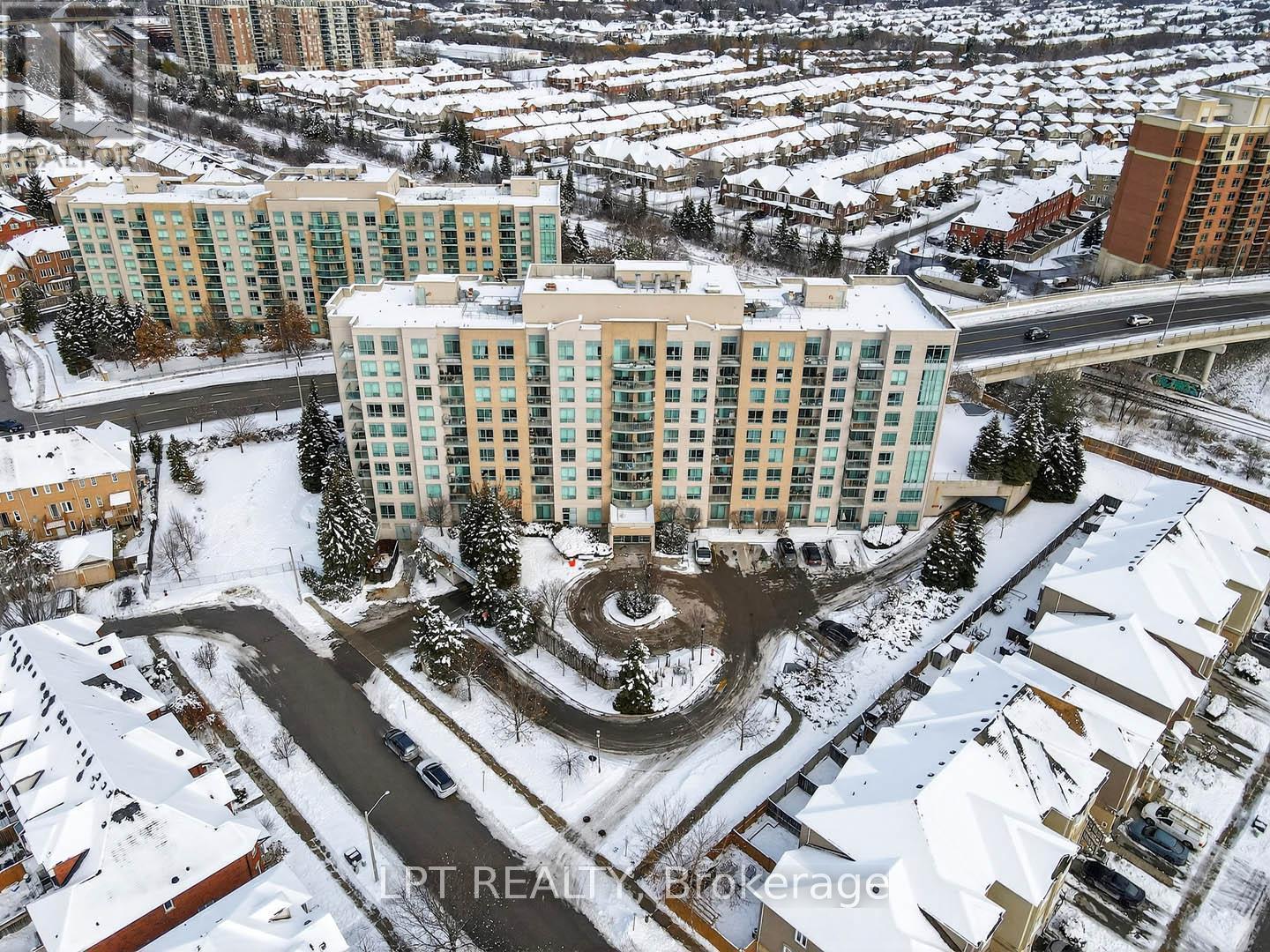 Ph06 - 51 Baffin Court, Richmond Hill, ON - Outdoor With View
