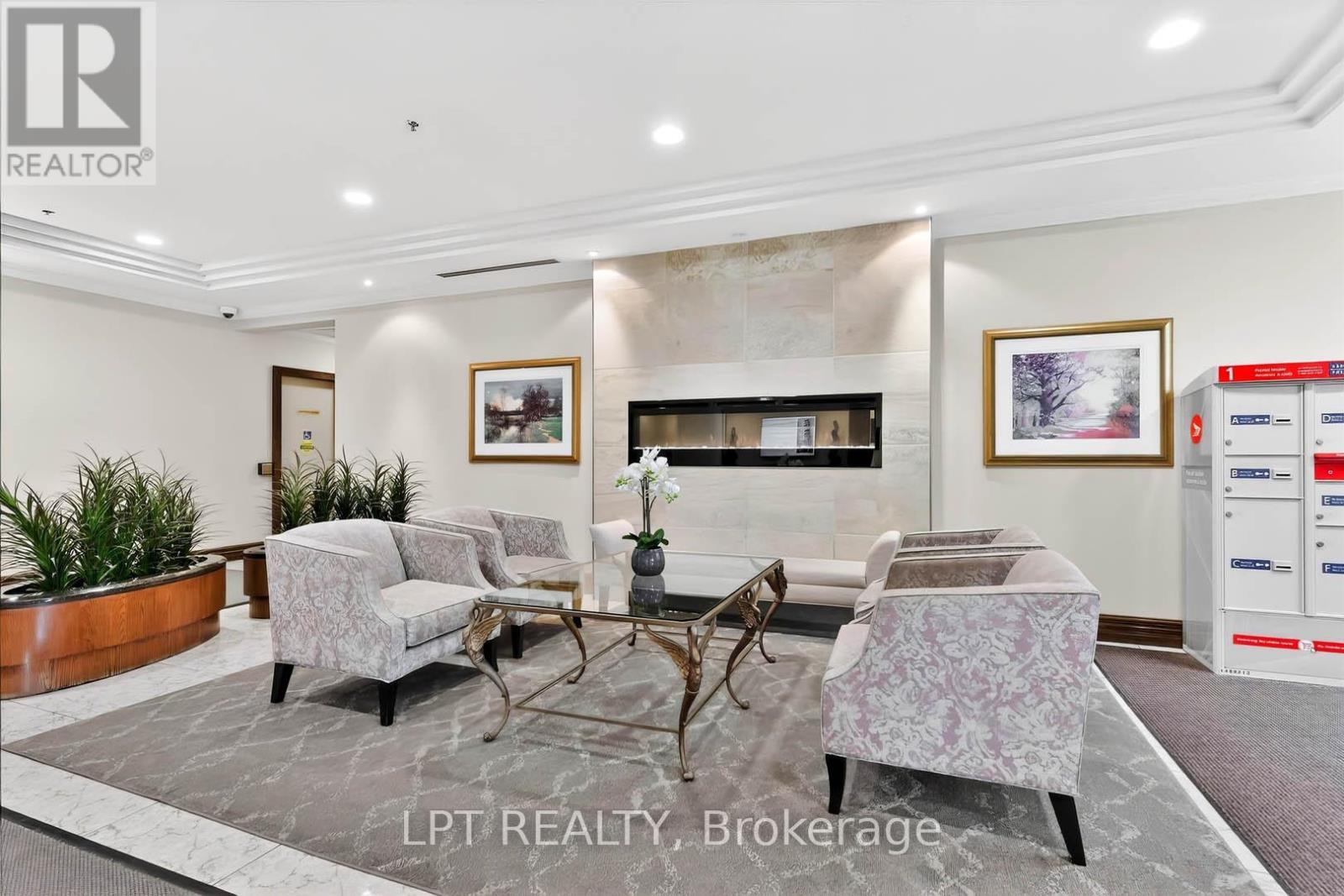 Ph06 - 51 Baffin Court, Richmond Hill, ON - Indoor With Fireplace