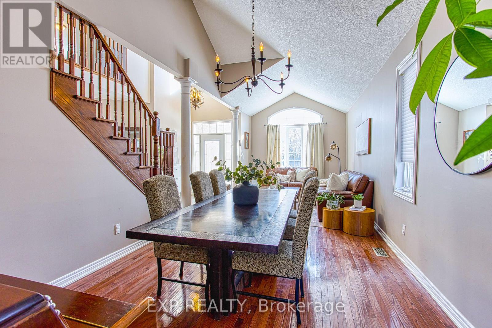 52 Biggs Avenue, Hamilton, ON - Indoor Photo Showing Dining Room