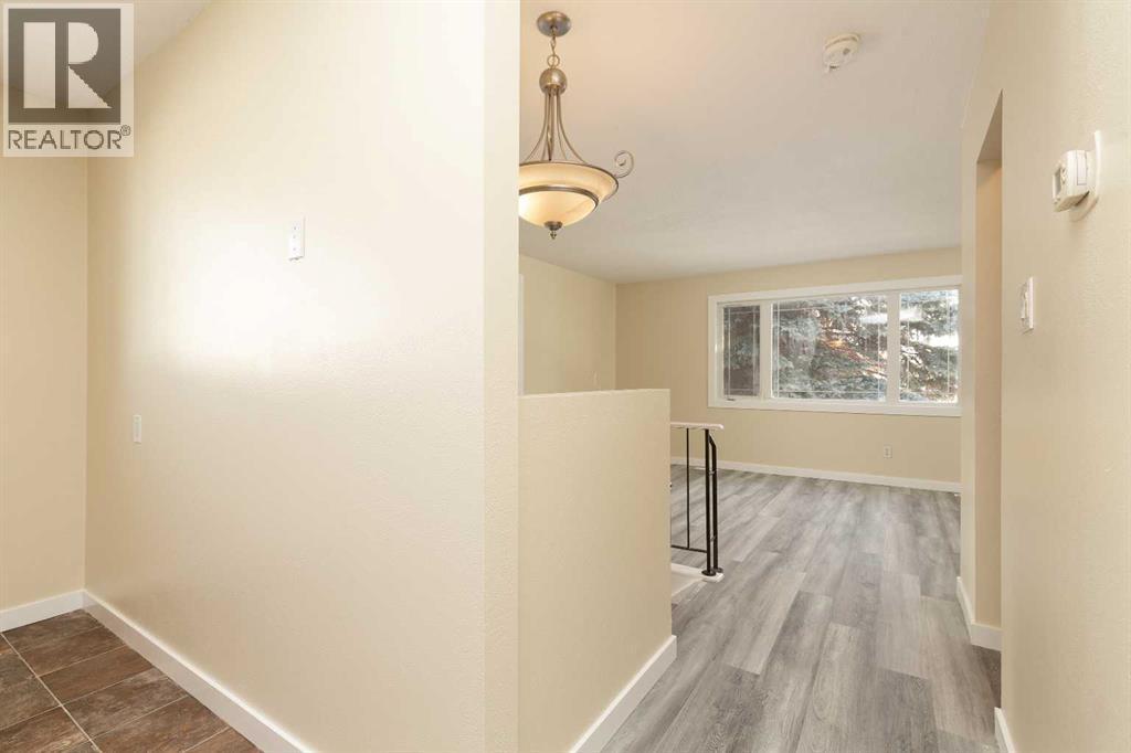 3, 2402 23 Street N, Lethbridge, AB - Indoor Photo Showing Other Room