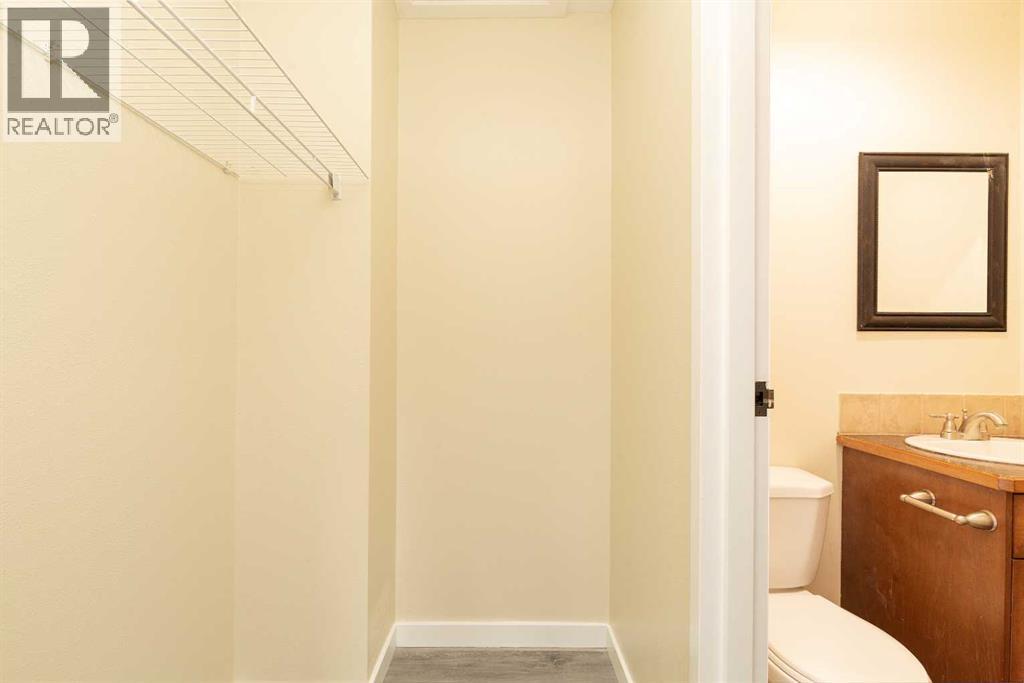 3, 2402 23 Street N, Lethbridge, AB - Indoor Photo Showing Bathroom