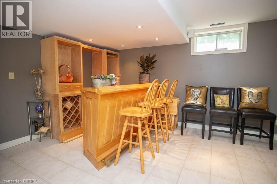 92 Highland Drive, Brantford, ON - Indoor Photo Showing Other Room