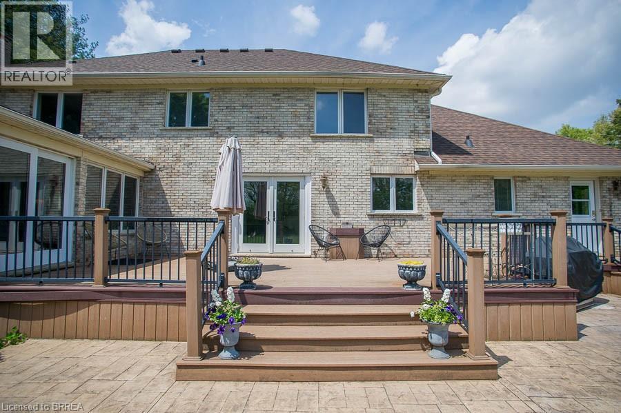 92 Highland Drive, Brantford, ON - Outdoor With Deck Patio Veranda With Exterior