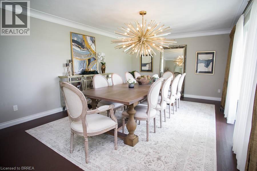 92 Highland Drive, Brantford, ON - Indoor Photo Showing Dining Room