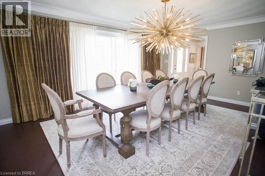92 Highland Drive, Brantford, ON - Indoor Photo Showing Dining Room