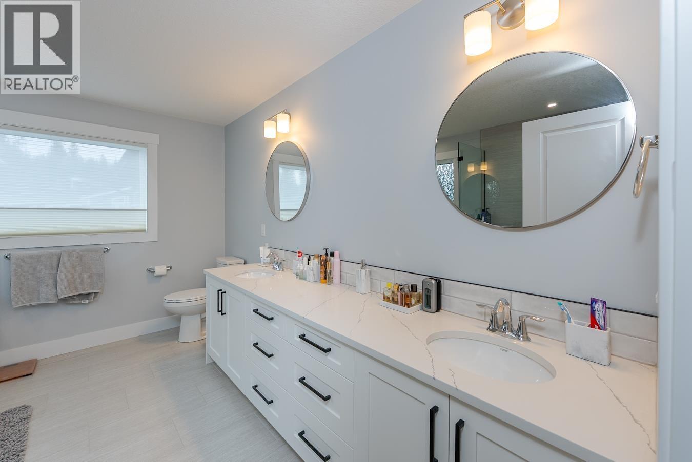 7204 Foxridge Drive, Prince George, BC - Indoor Photo Showing Bathroom
