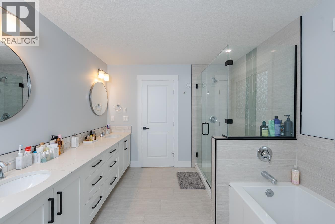 7204 Foxridge Drive, Prince George, BC - Indoor Photo Showing Bathroom