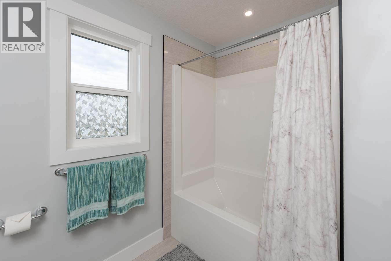 7204 Foxridge Drive, Prince George, BC - Indoor Photo Showing Bathroom