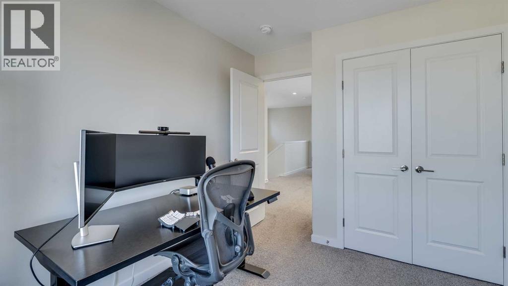 18 Amblehurst Path Nw, Calgary, AB - Indoor Photo Showing Office