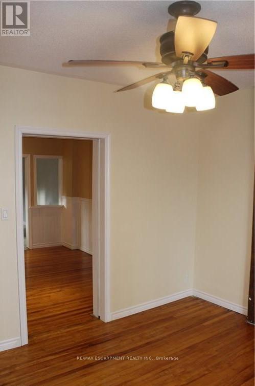 29 Oxford Street, Hamilton, ON - Indoor Photo Showing Other Room