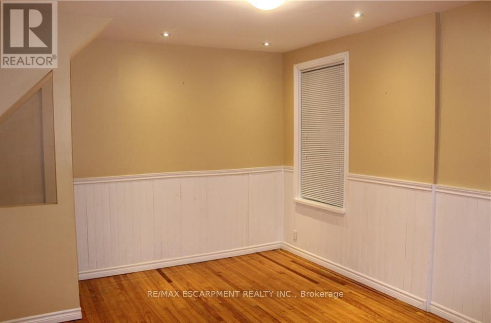 29 Oxford Street, Hamilton, ON - Indoor Photo Showing Other Room