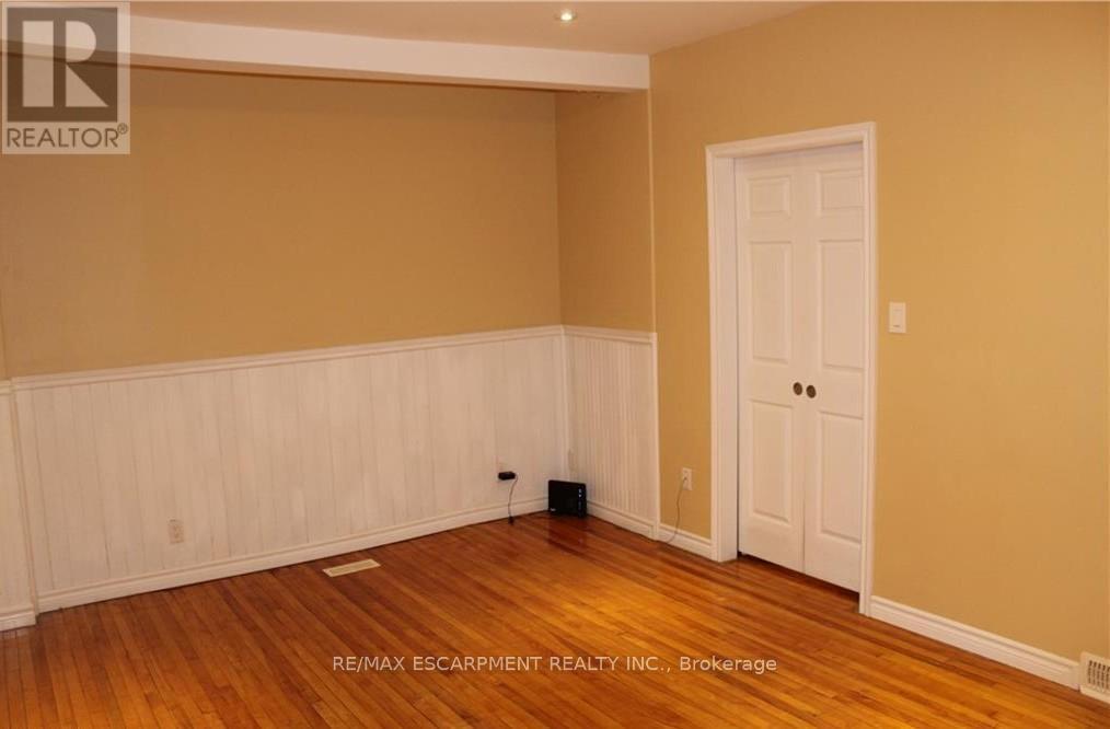 29 Oxford Street, Hamilton, ON - Indoor Photo Showing Other Room