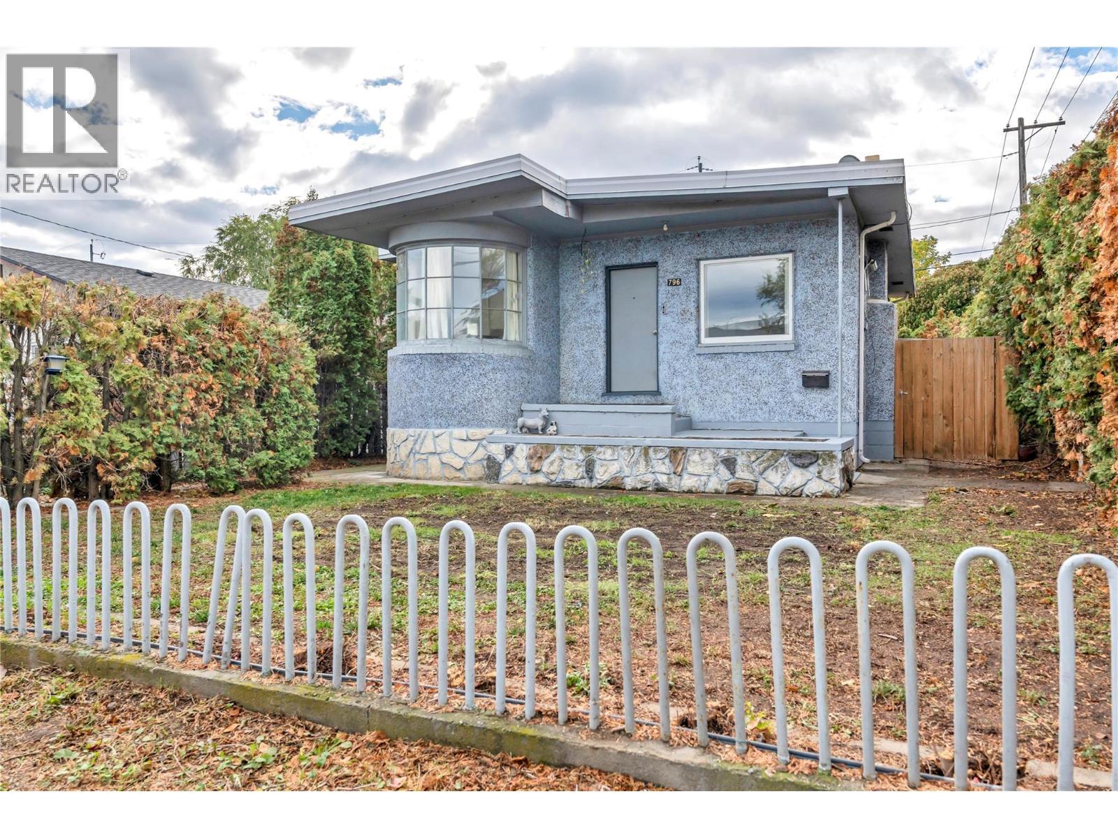 796 Chase Avenue, Penticton, BC - Outdoor
