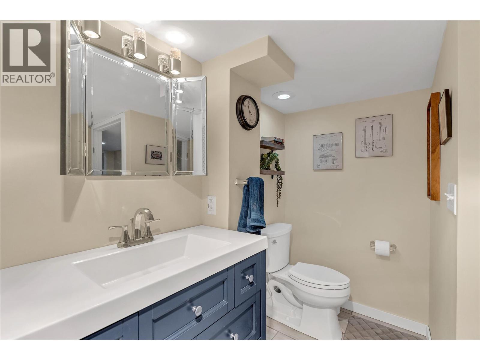796 Chase Avenue, Penticton, BC - Indoor Photo Showing Bathroom