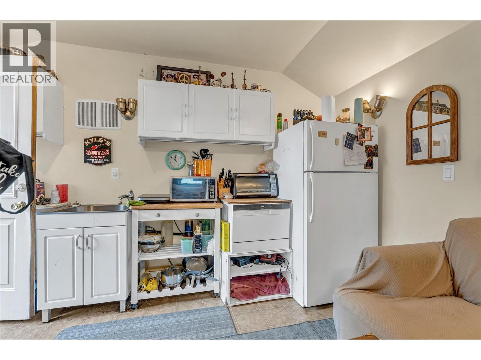 Secondary Building Space - 796 Chase Avenue, Penticton, BC - Indoor