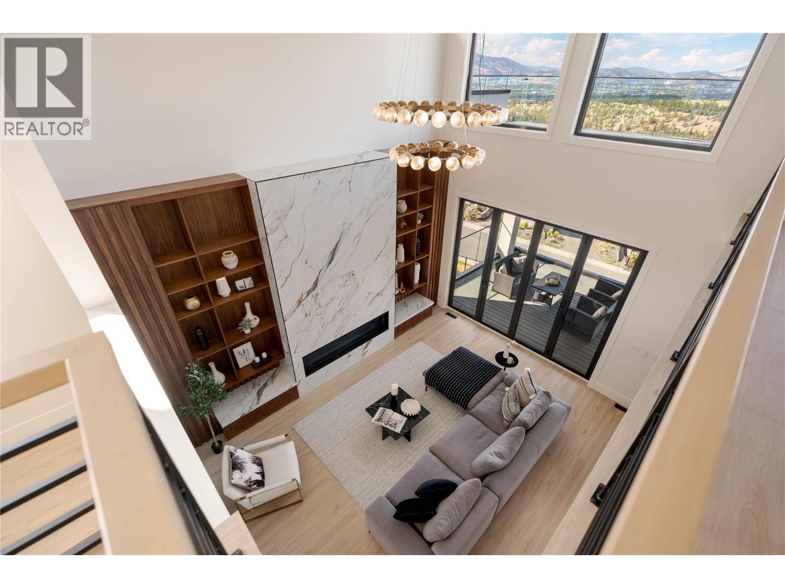 1016 Emslie Street, Kelowna, BC - Indoor Photo Showing Other Room