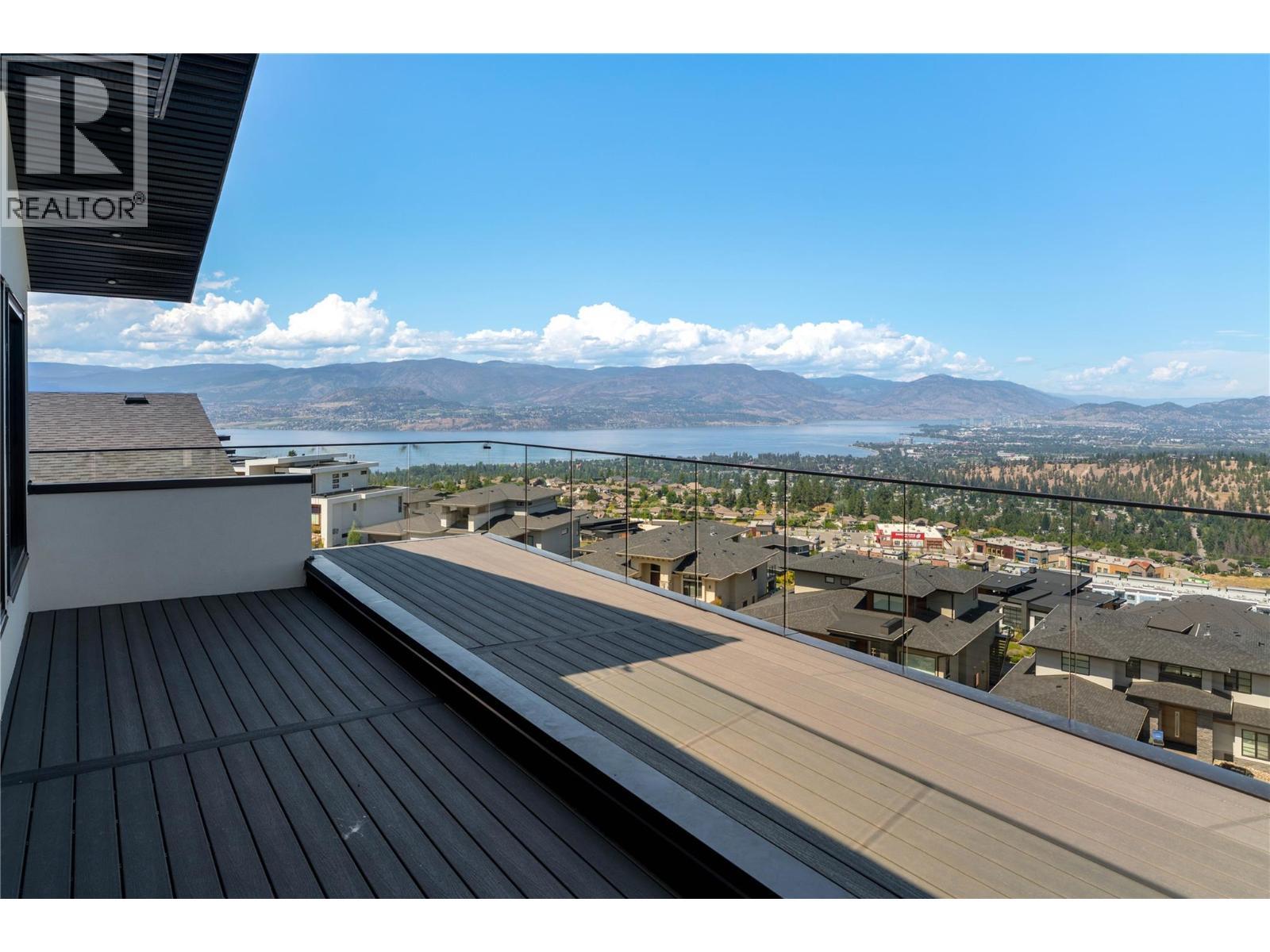 1016 Emslie Street, Kelowna, BC - Outdoor With View