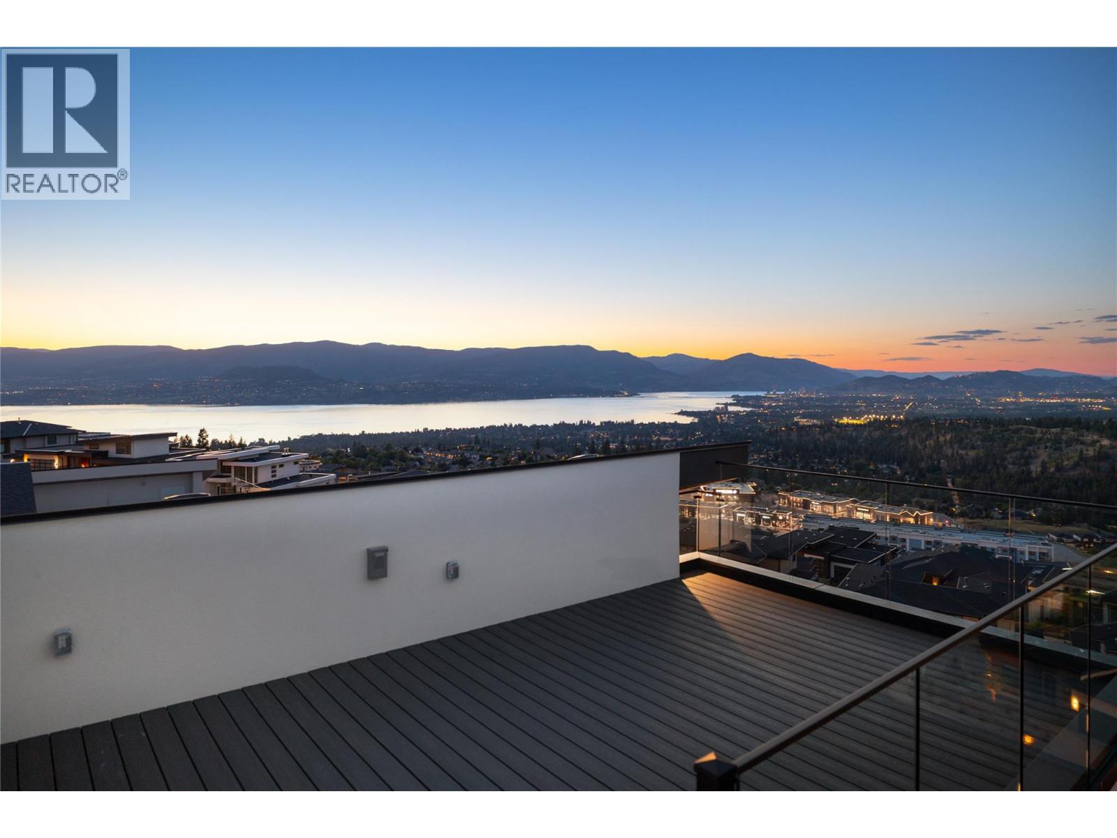 1016 Emslie Street, Kelowna, BC - Outdoor With Body Of Water With View