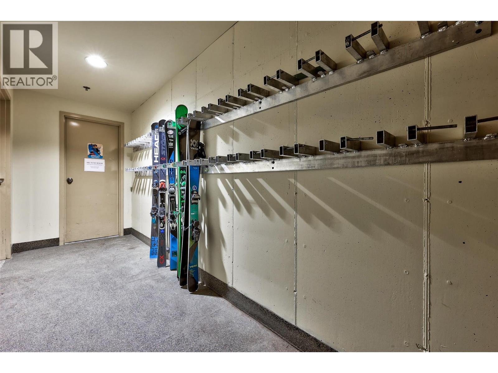 3190 Creekside Way Unit# 208, Sun Peaks, BC - Indoor