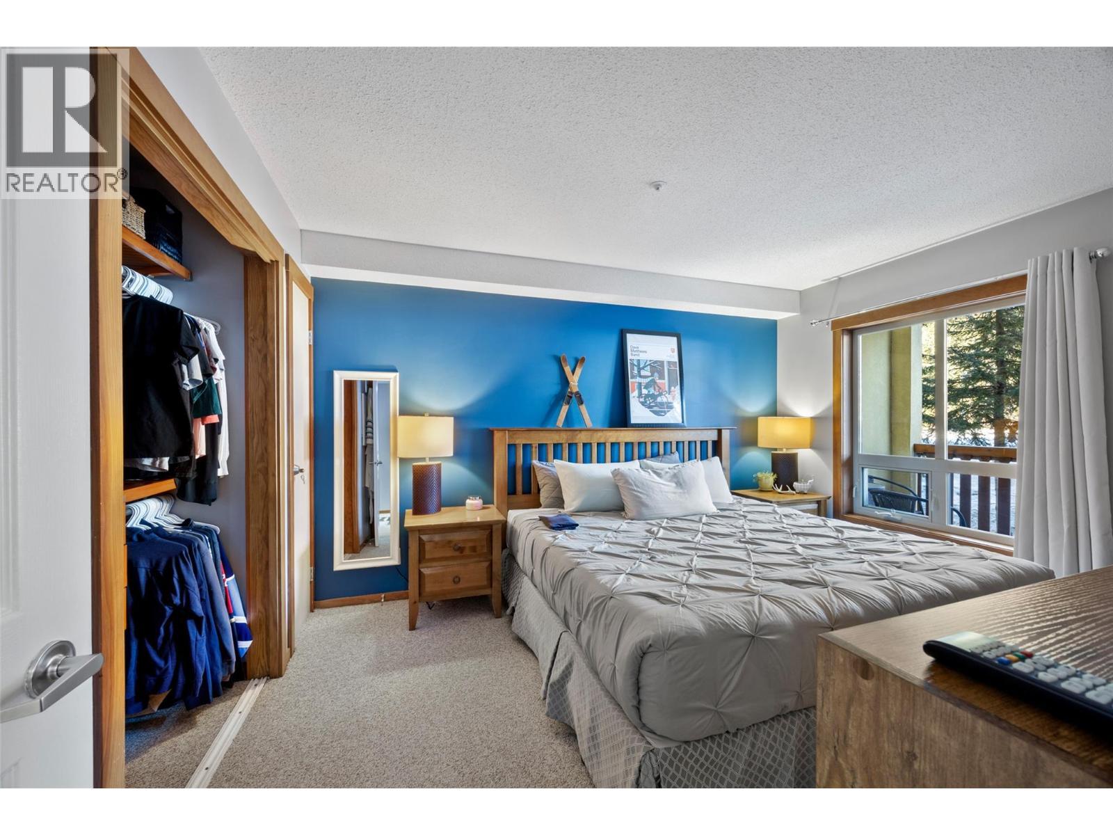 3190 Creekside Way Unit# 208, Sun Peaks, BC - Indoor Photo Showing Bedroom