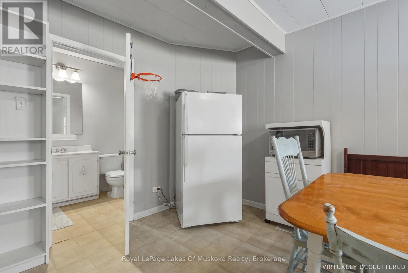 60 West Road W, Huntsville (Chaffey), ON - Indoor