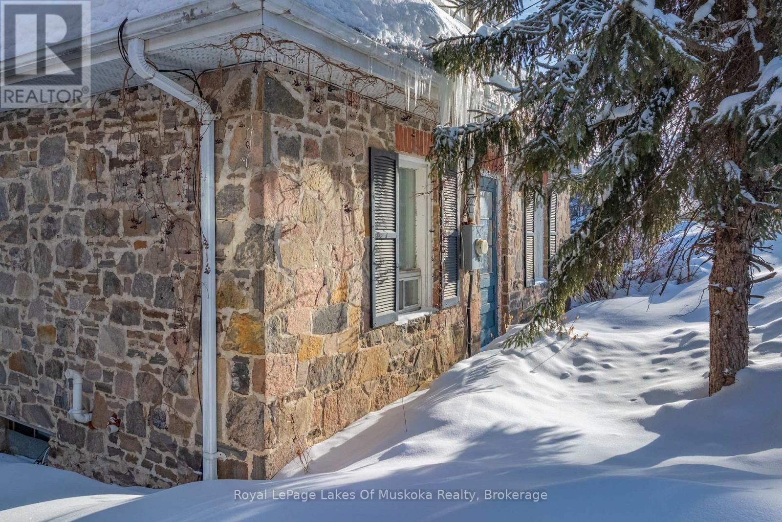 60 West Road W, Huntsville (Chaffey), ON - Outdoor