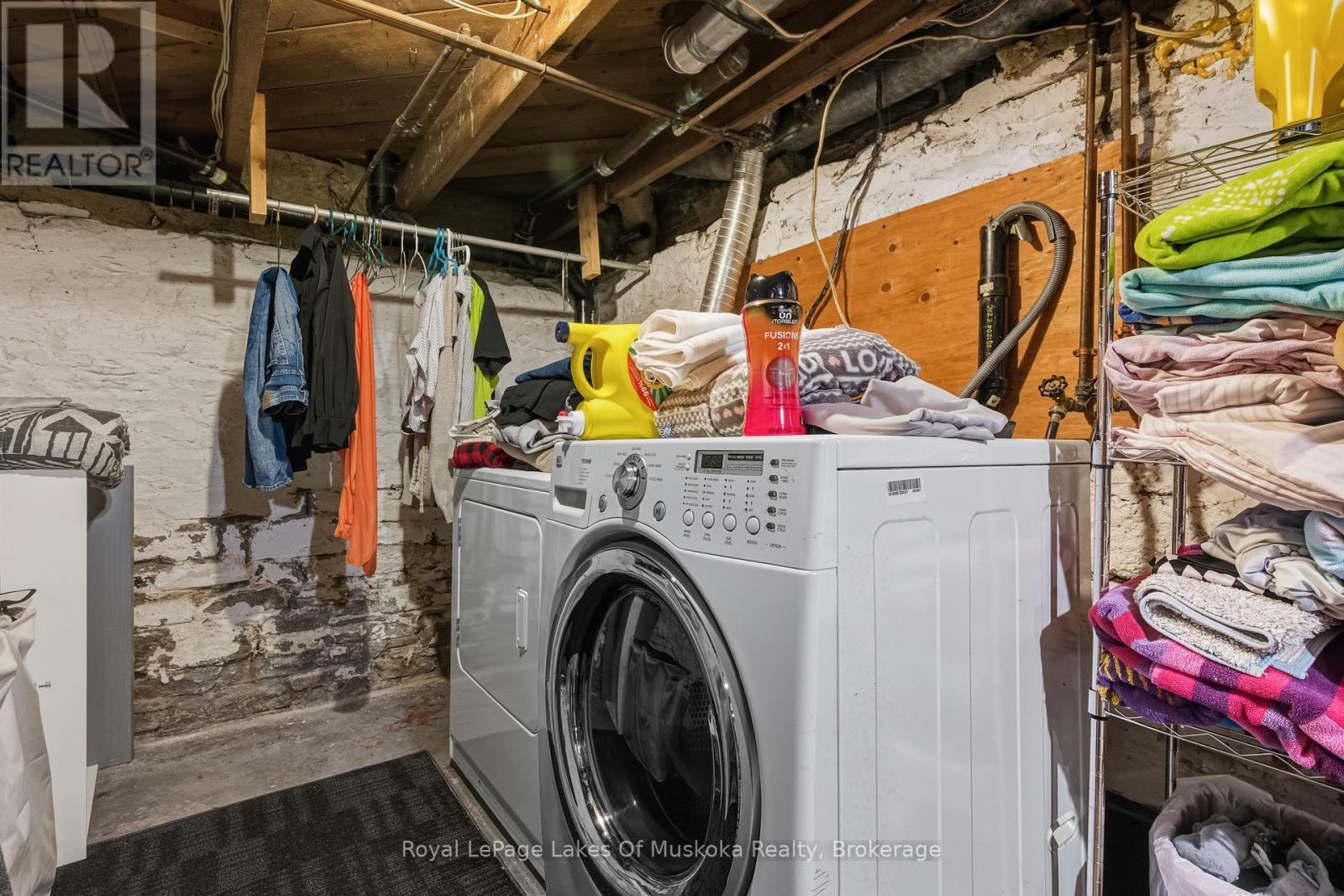 60 West Road W, Huntsville (Chaffey), ON - Indoor Photo Showing Laundry Room