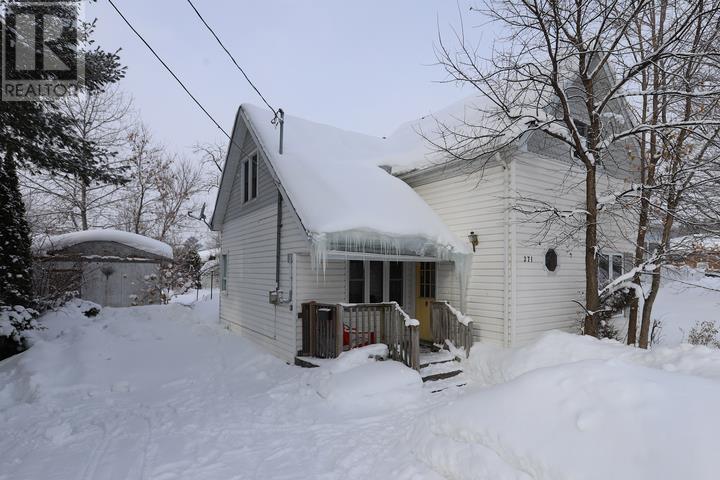 371 Elizabeth St, Sault Ste. Marie, ON - Outdoor