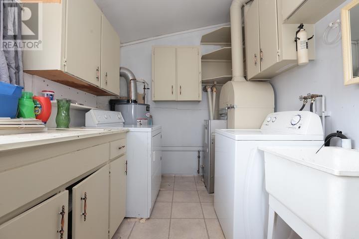371 Elizabeth St, Sault Ste. Marie, ON - Indoor Photo Showing Laundry Room