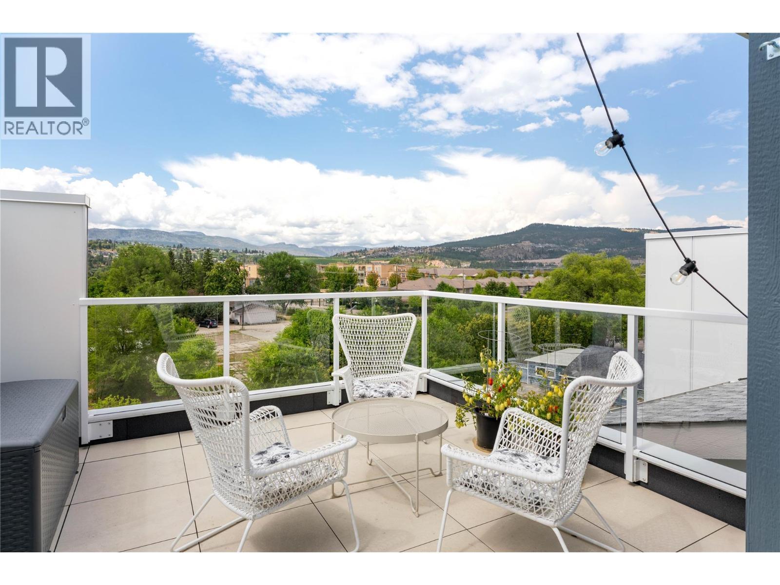 3719 Woodsdale Road Unit# 17, Lake Country, BC - Outdoor With View