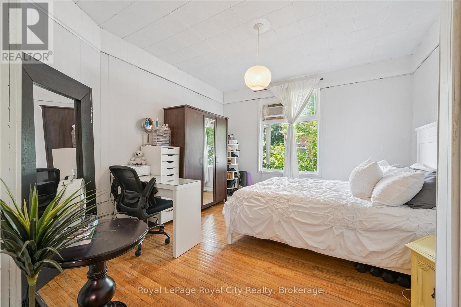 Unit 1 - 148 Suffolk Street W, Guelph (Downtown), ON - Indoor Photo Showing Bedroom