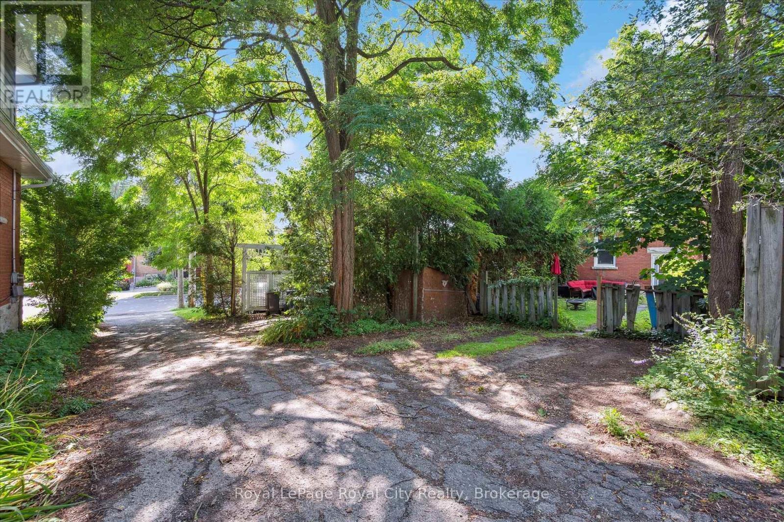 Laneway off Yorkshire - 148 Suffolk Street W, Guelph (Downtown), ON - Outdoor