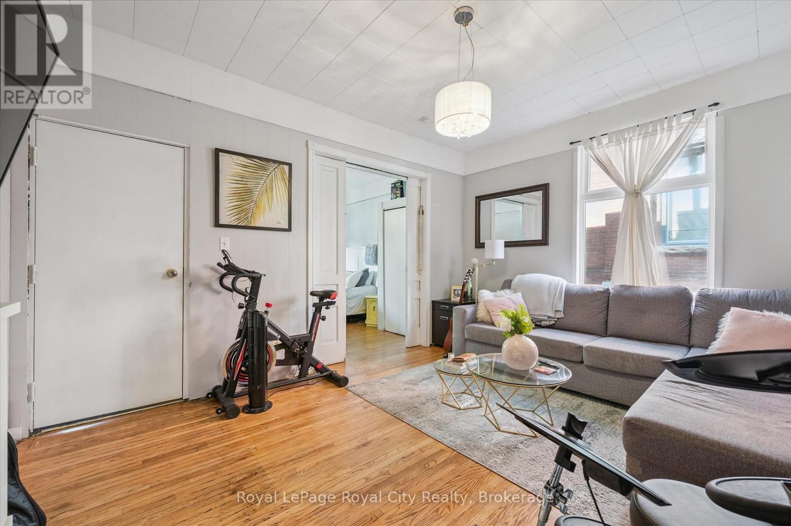 Unit 1 - 148 Suffolk Street W, Guelph (Downtown), ON - Indoor Photo Showing Living Room