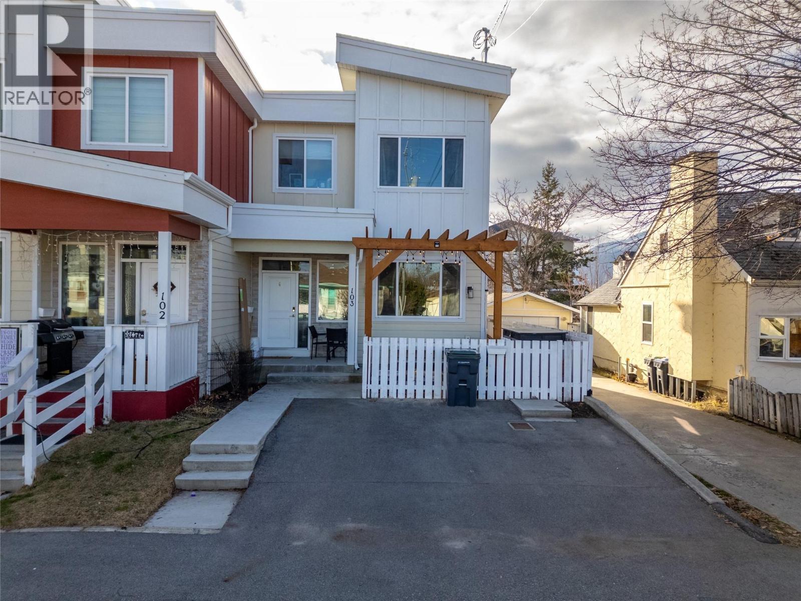 102 Cossar Avenue Unit# 103, Penticton, BC - Outdoor With Deck Patio Veranda With Facade