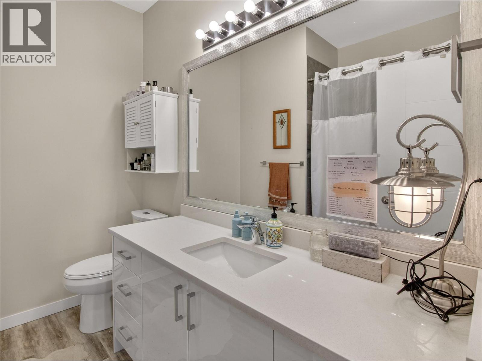 102 Cossar Avenue Unit# 103, Penticton, BC - Indoor Photo Showing Bathroom