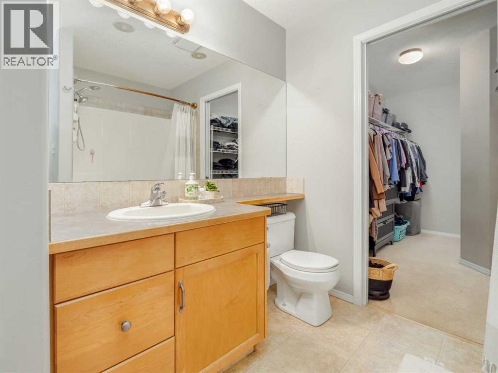 109 Peigan Court W, Lethbridge, AB - Indoor Photo Showing Bathroom