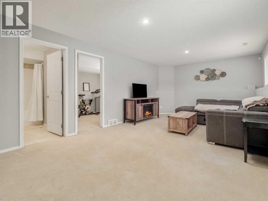 109 Peigan Court W, Lethbridge, AB - Indoor