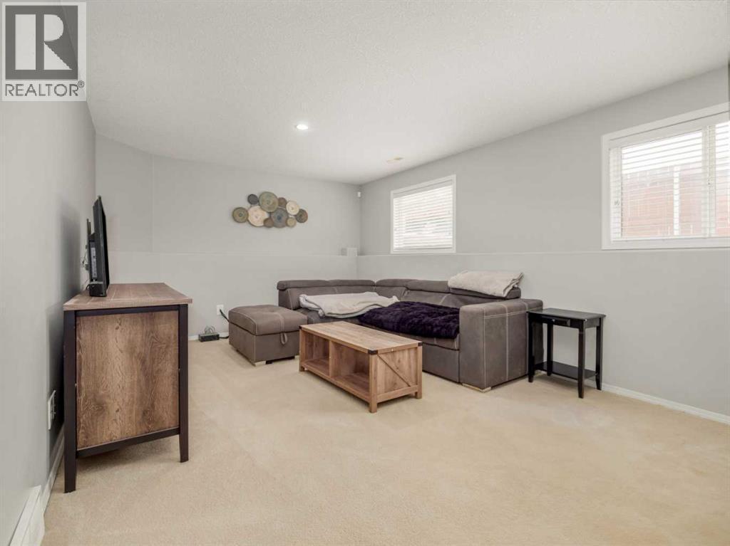 109 Peigan Court W, Lethbridge, AB - Indoor