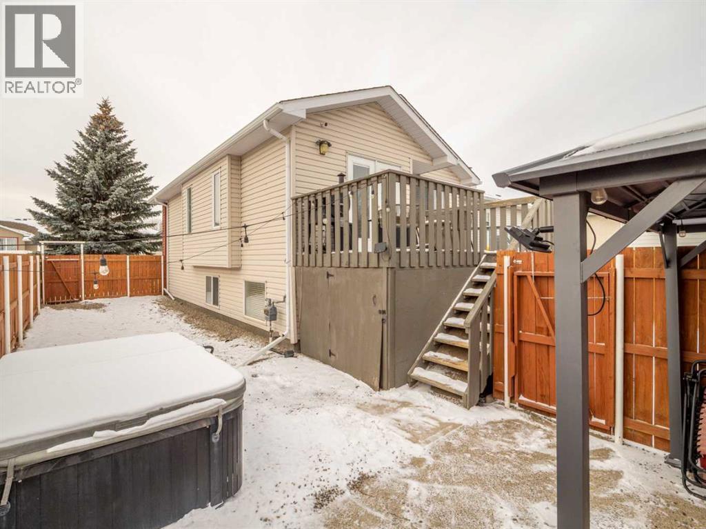 109 Peigan Court W, Lethbridge, AB - Outdoor With Exterior