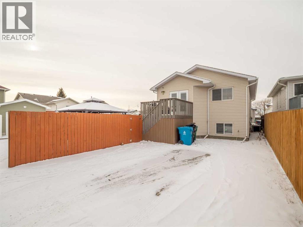 109 Peigan Court W, Lethbridge, AB - Outdoor With Exterior