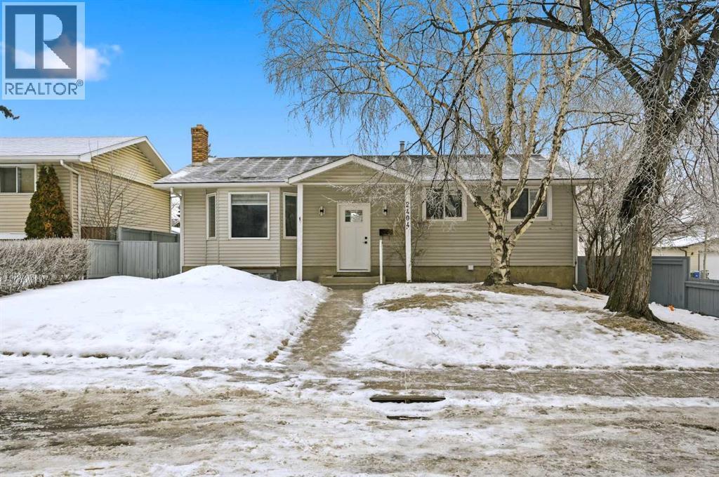 Front - 2404 51 Street Ne, Calgary, AB - Outdoor