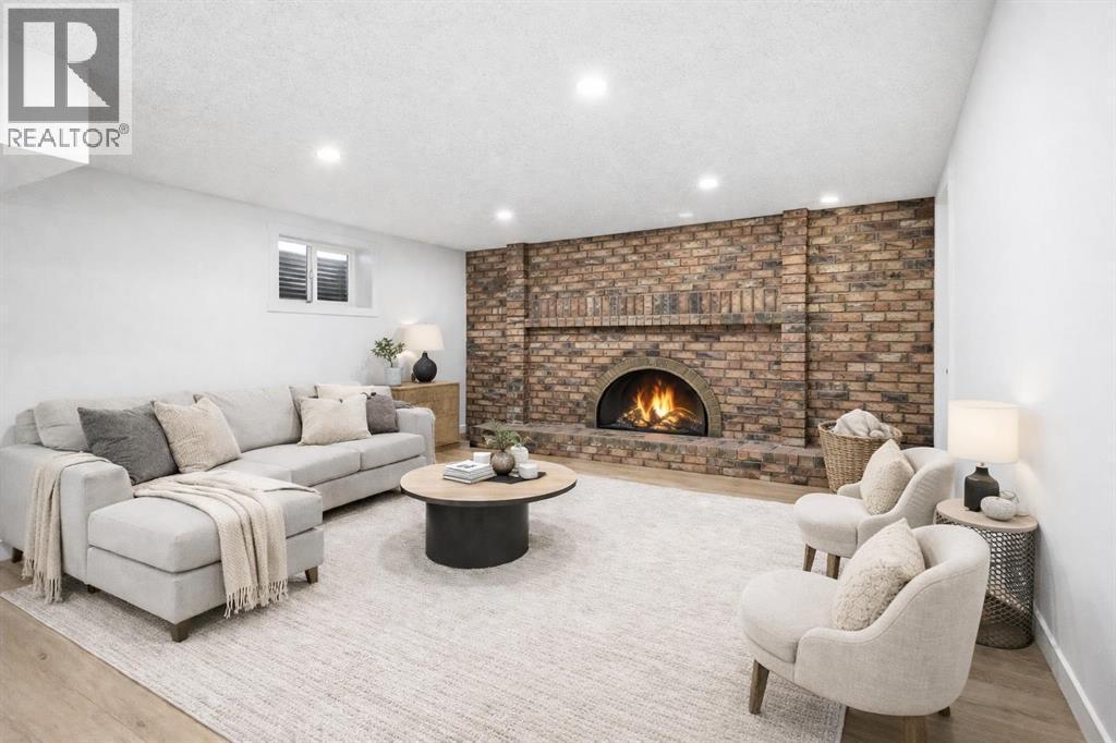 2404 51 Street Ne, Calgary, AB - Indoor With Fireplace
