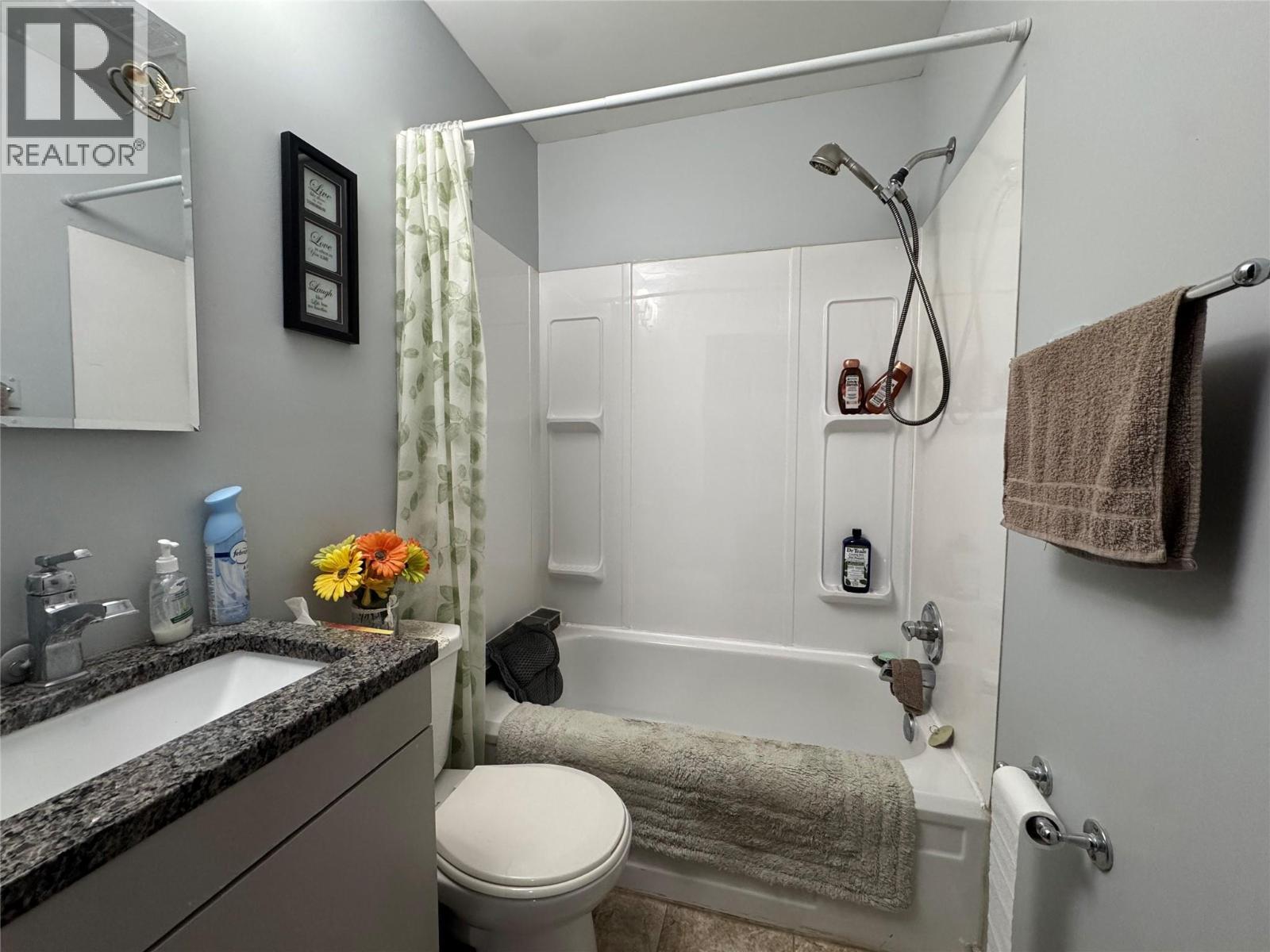 5007 Sukrit Parmar Lane, Pouce Coupe, BC - Indoor Photo Showing Bathroom