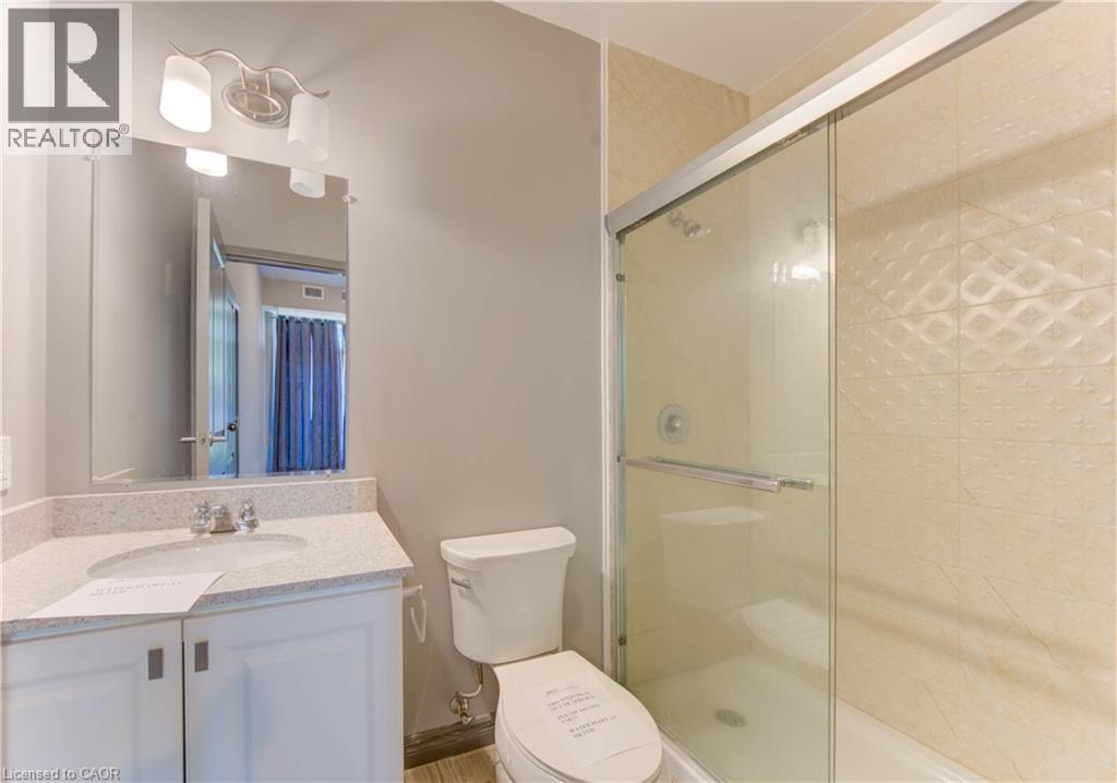 321 Spruce Street Unit# 102, Waterloo, ON - Indoor Photo Showing Bathroom