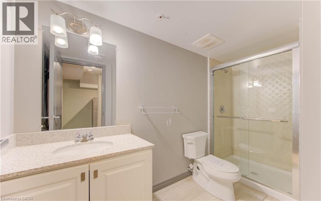 321 Spruce Street Unit# 102, Waterloo, ON - Indoor Photo Showing Bathroom