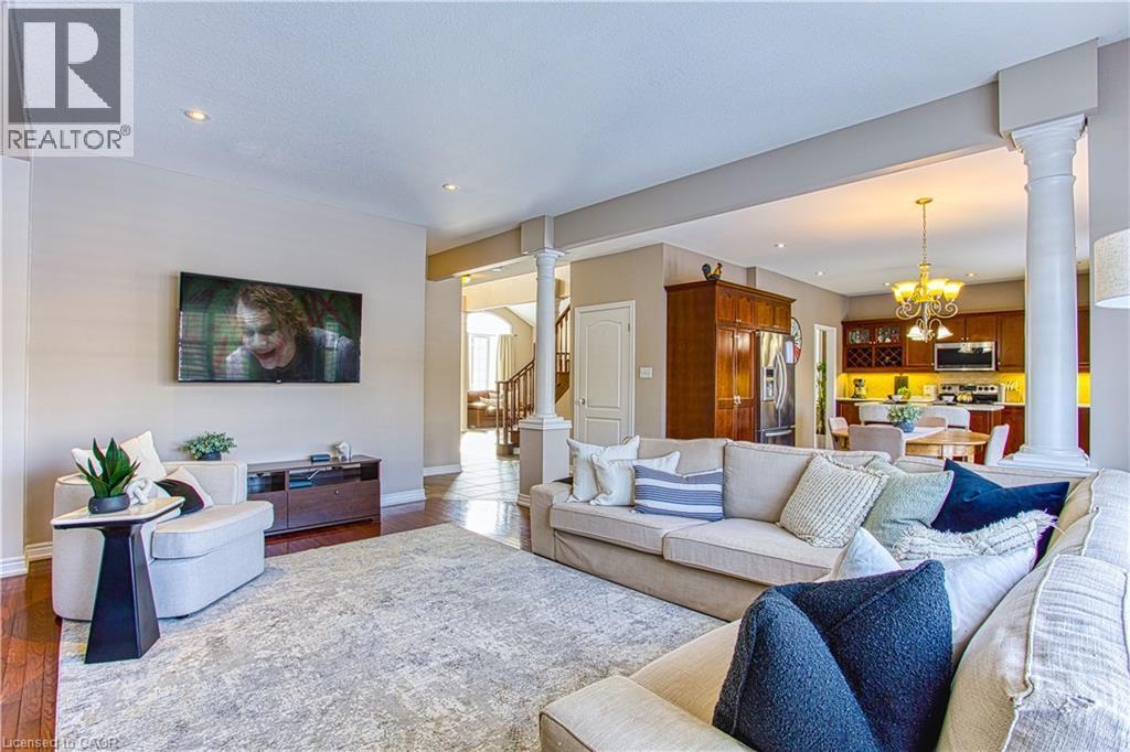 52 Biggs Avenue, Ancaster, ON - Indoor Photo Showing Living Room