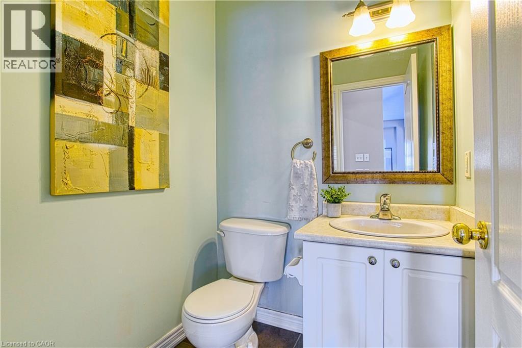 52 Biggs Avenue, Ancaster, ON - Indoor Photo Showing Bathroom
