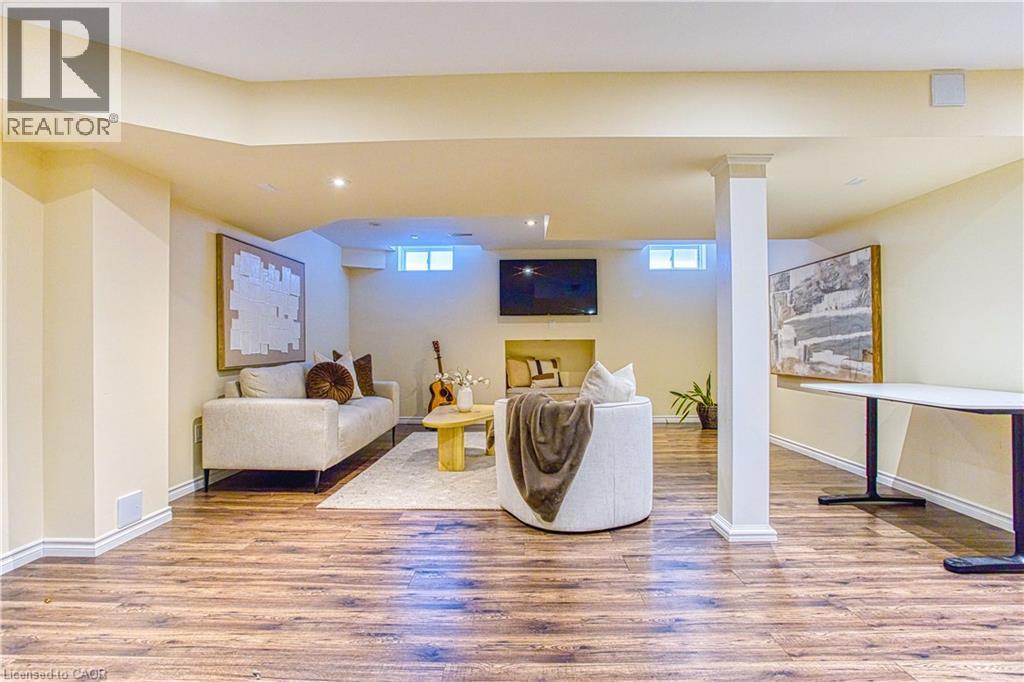 52 Biggs Avenue, Ancaster, ON - Indoor